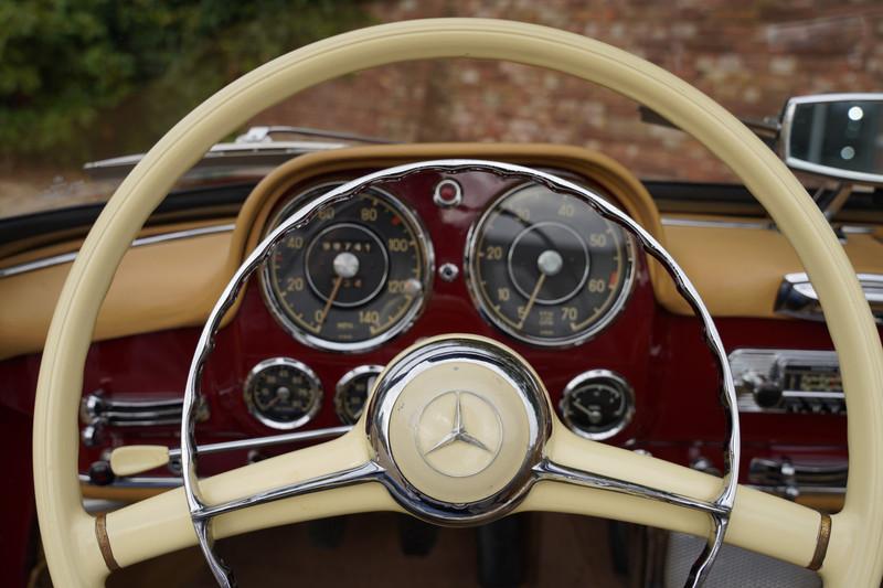 1960 Mercedes - Benz 190 SL