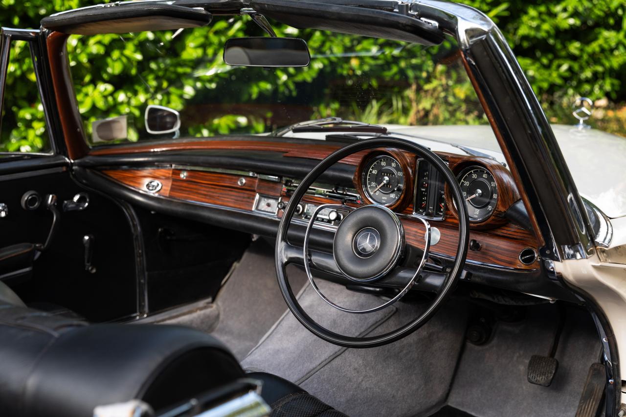 1967 Mercedes - Benz 250SE Cabriolet