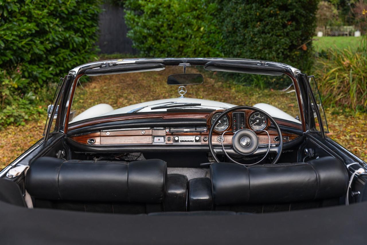 1967 Mercedes - Benz 250SE Cabriolet