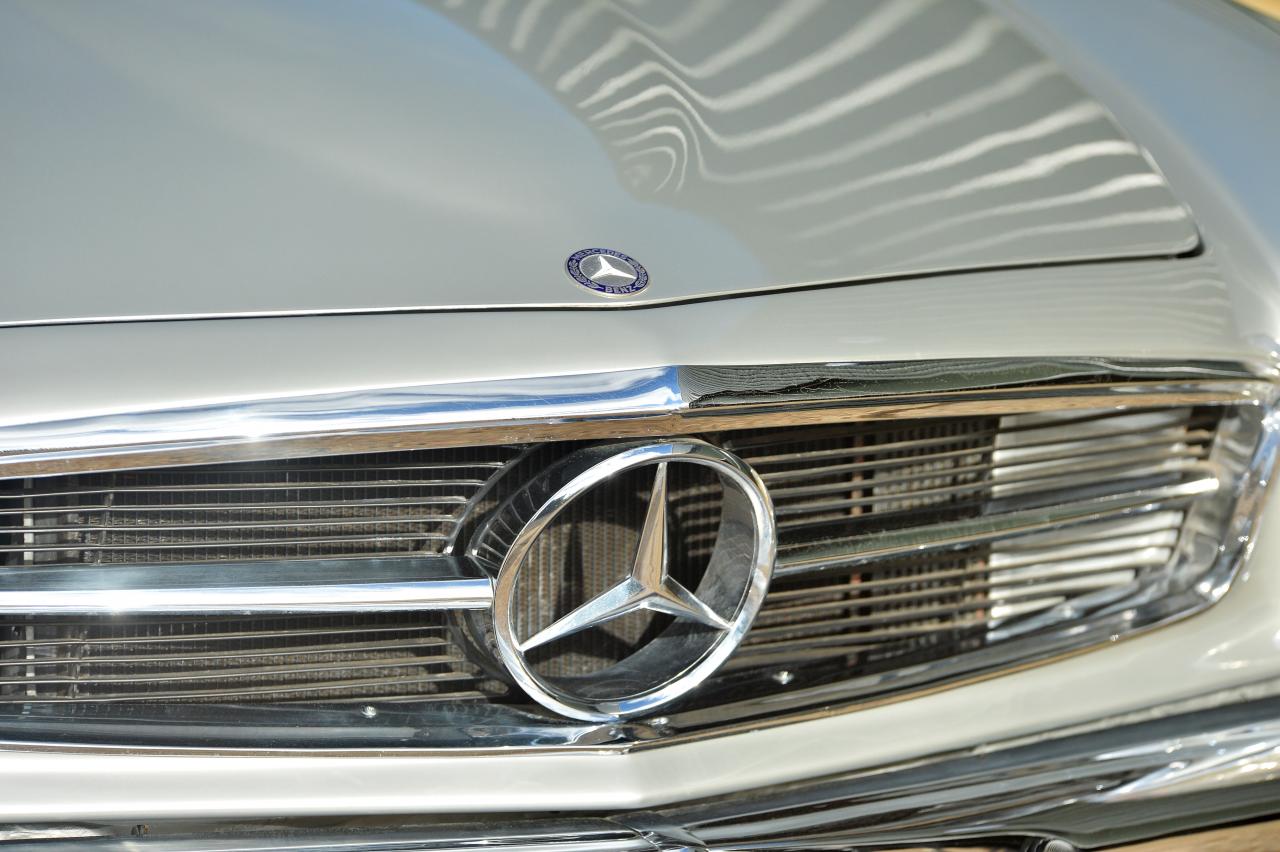 1968 Mercedes - Benz 280 SL Pagoda