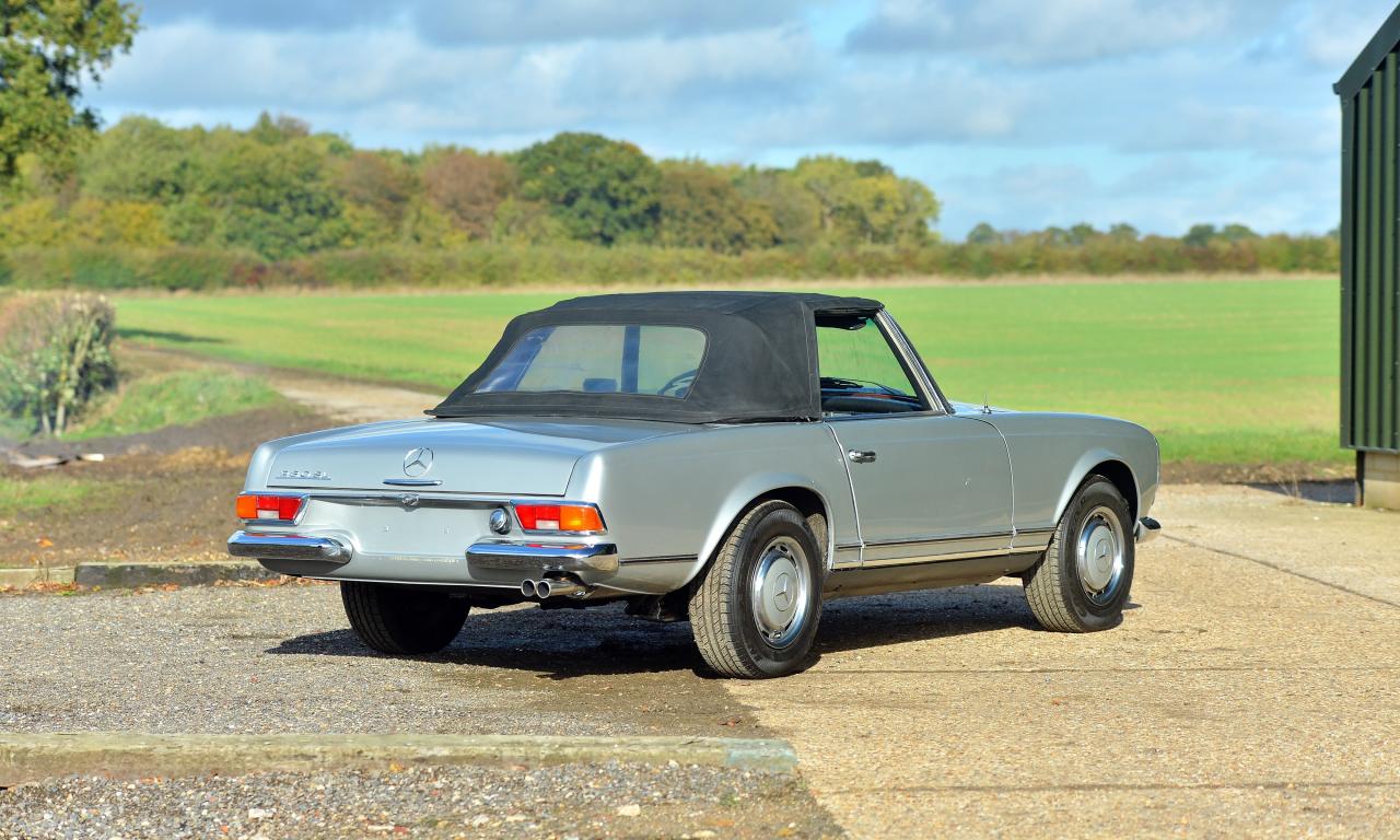 1968 Mercedes - Benz 280 SL Pagoda