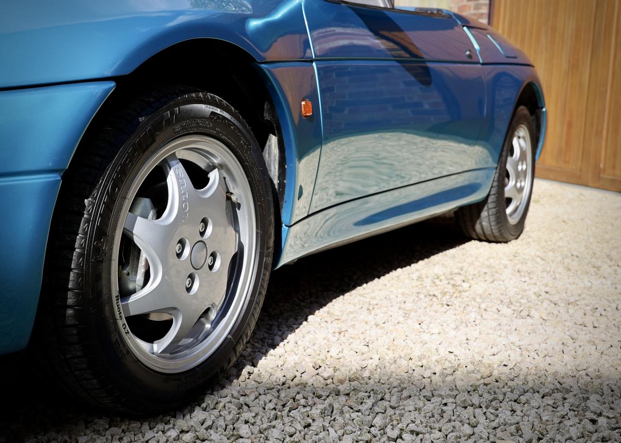 1993 Lotus Elan