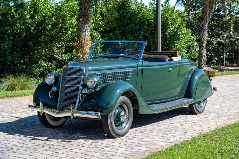 1935 Ford Model 48 De Luxe Roadster