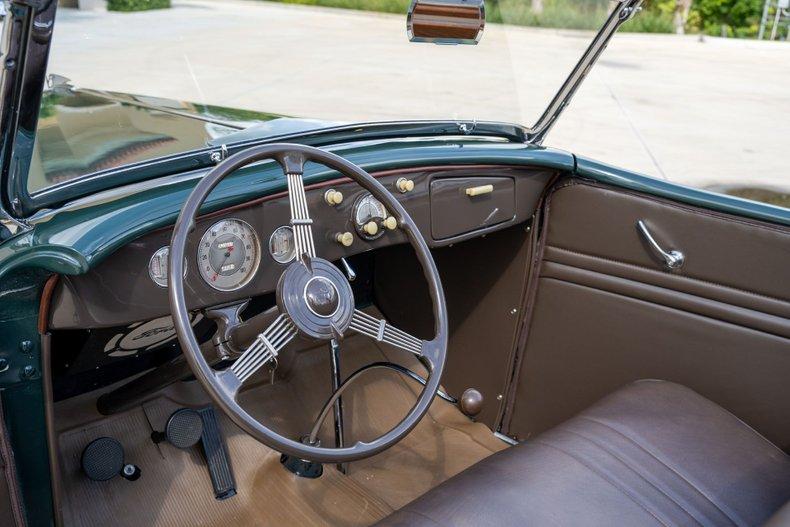 1935 Ford Model 48 De Luxe Roadster