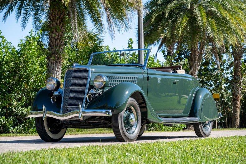 1935 Ford Model 48 De Luxe Roadster