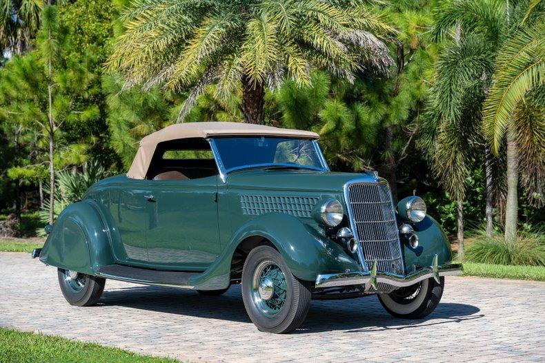 1935 Ford Model 48 De Luxe Roadster