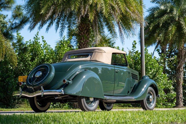 1935 Ford Model 48 De Luxe Roadster