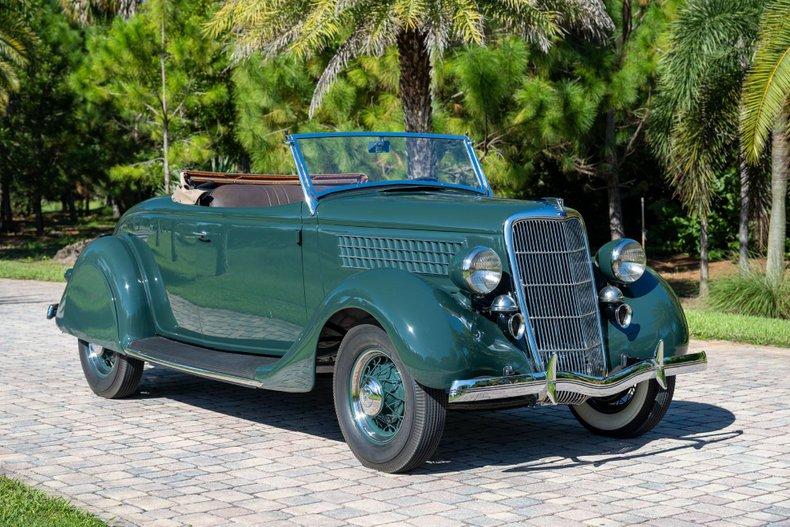 1935 Ford Model 48 De Luxe Roadster