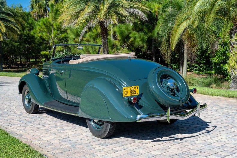 1935 Ford Model 48 De Luxe Roadster