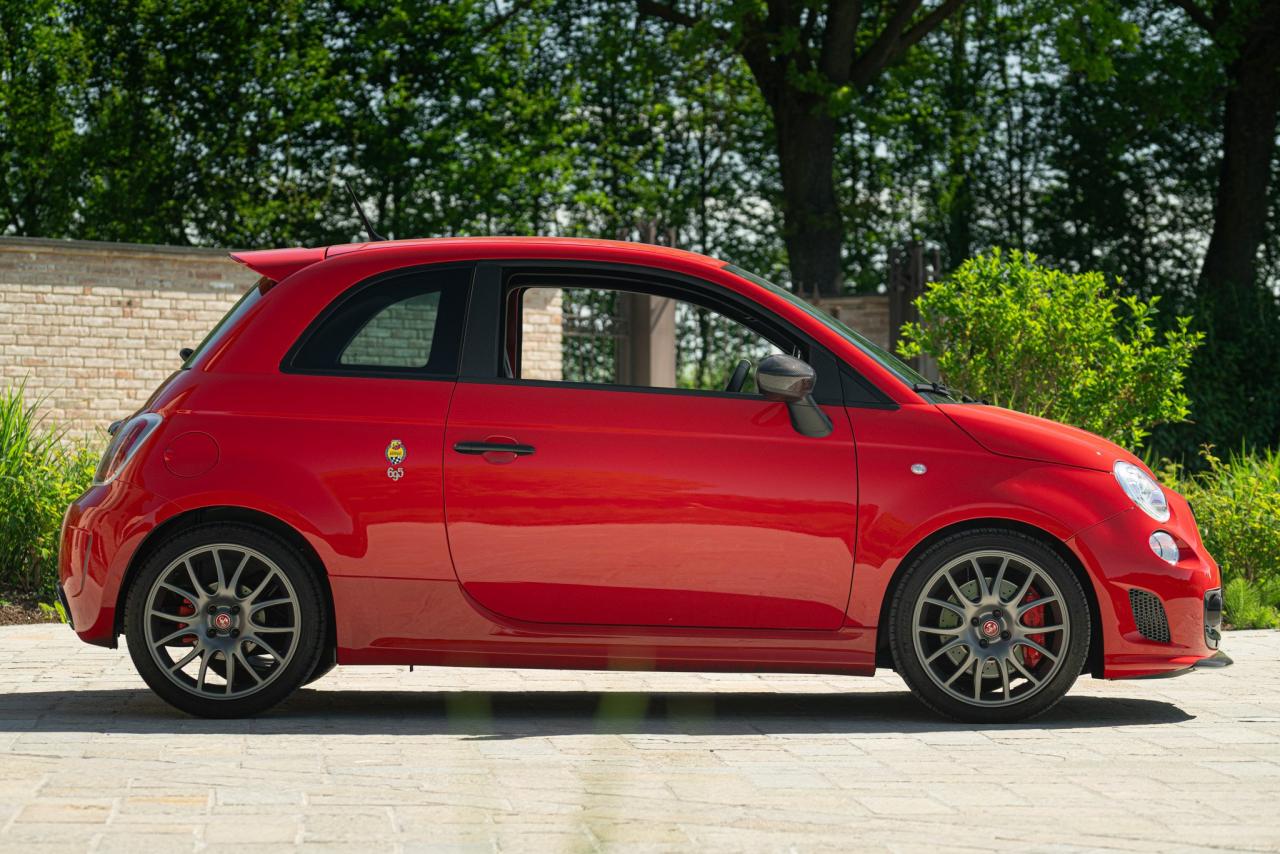 2010 Abarth 695 TRIBUTO FERRARI