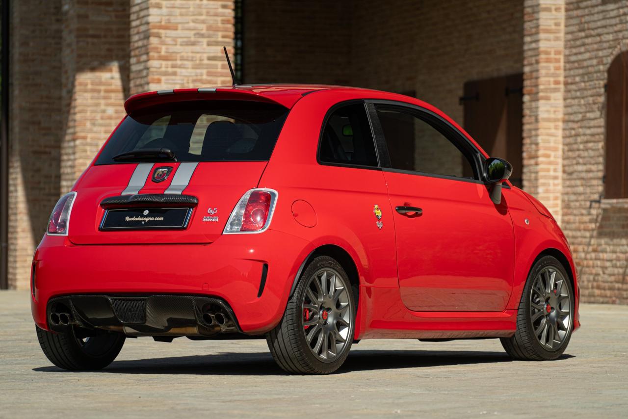 2010 Abarth 695 TRIBUTO FERRARI