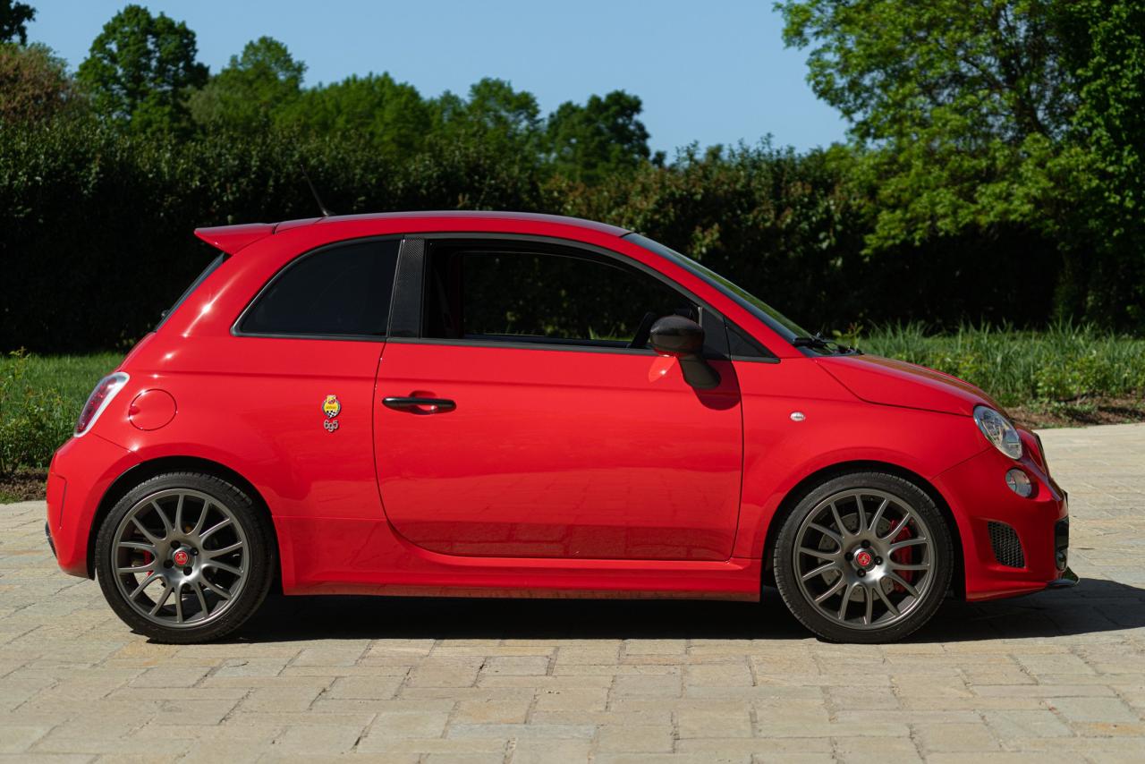 2010 Abarth 695 TRIBUTO FERRARI