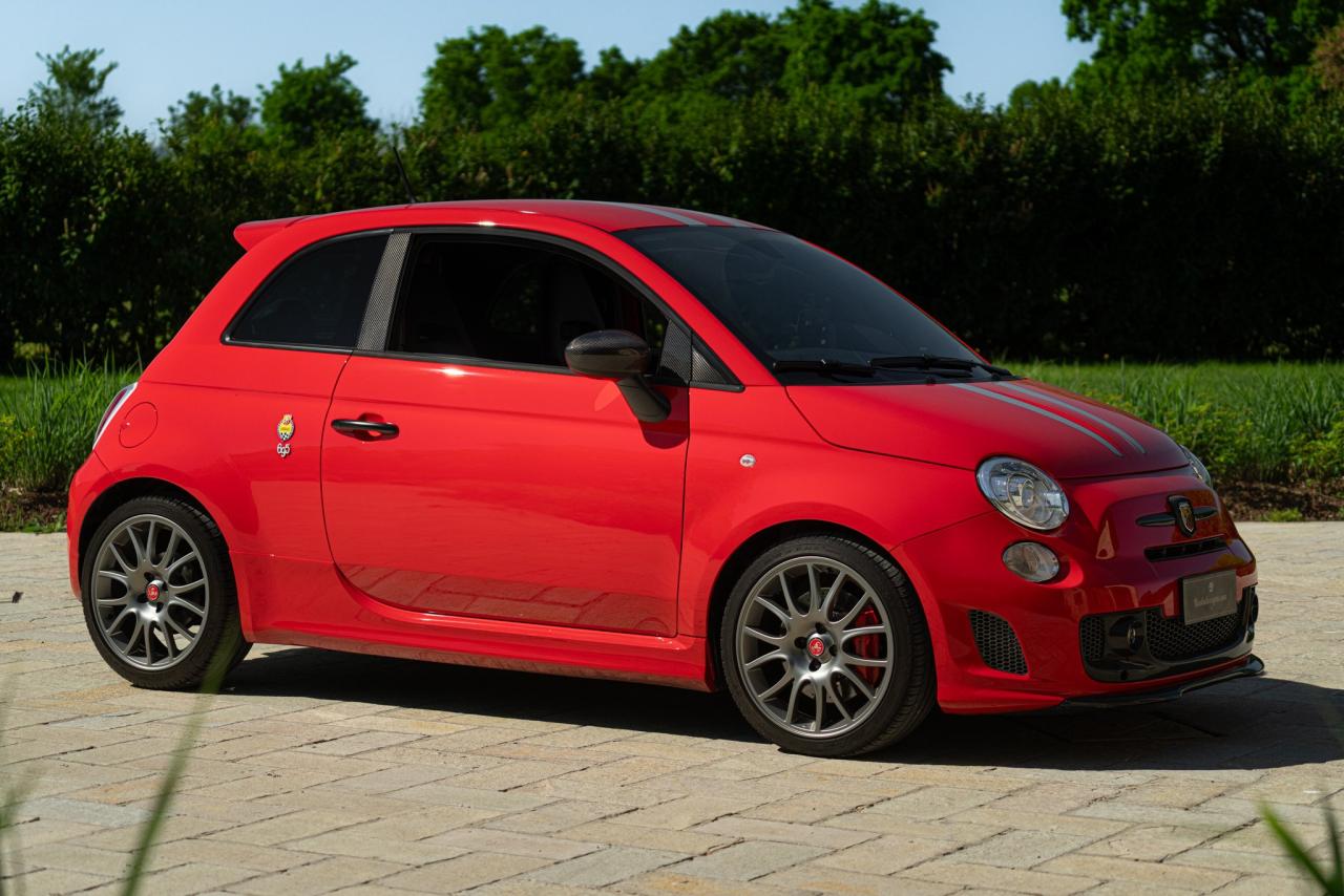 2010 Abarth 695 TRIBUTO FERRARI