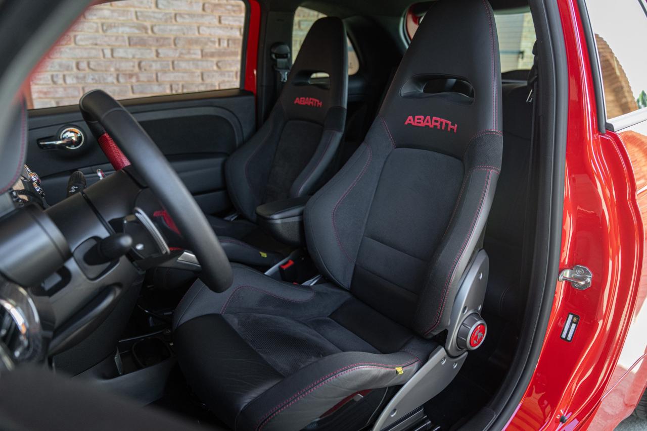 2010 Abarth 695 TRIBUTO FERRARI