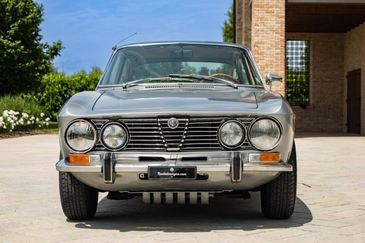 1974 Alfa Romeo GT 2000 VELOCE