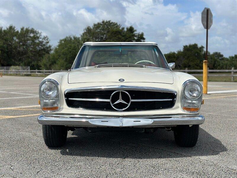 1968 Mercedes - Benz 200-Series