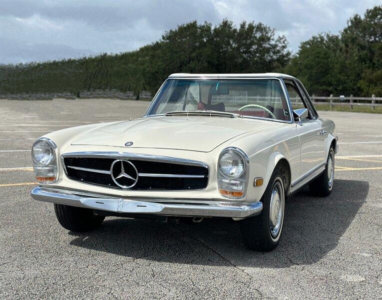 1968 Mercedes - Benz 200-Series