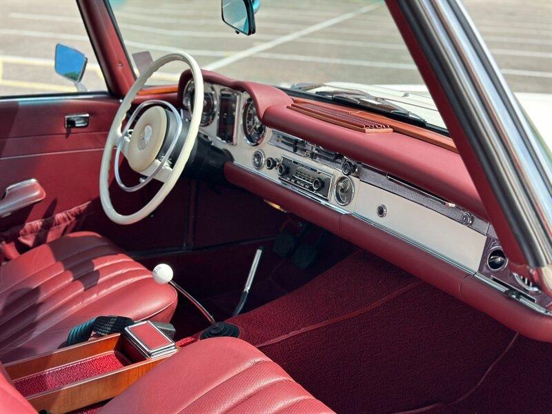 1968 Mercedes - Benz 200-Series