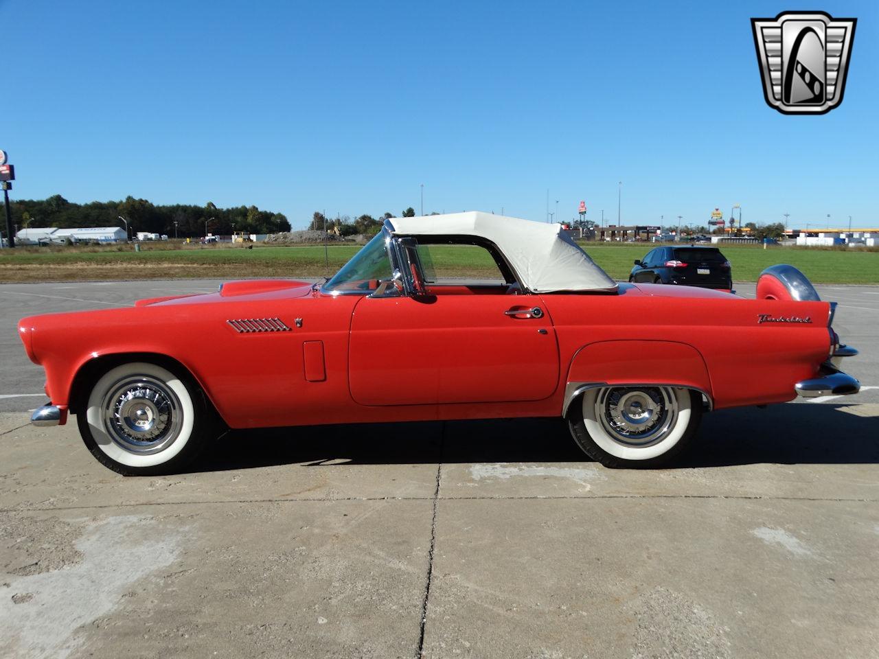 1956 Ford Thunderbird