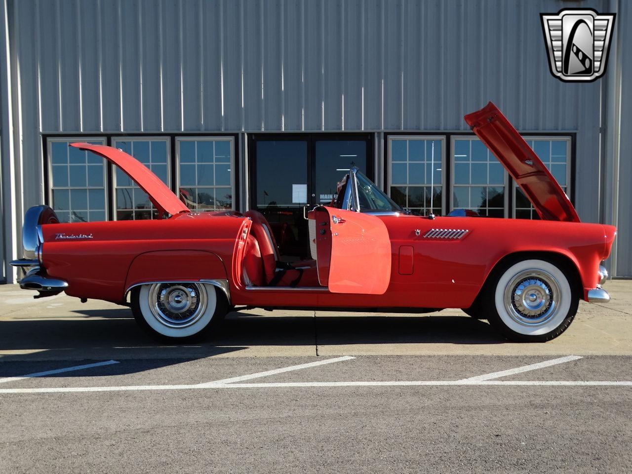 1956 Ford Thunderbird