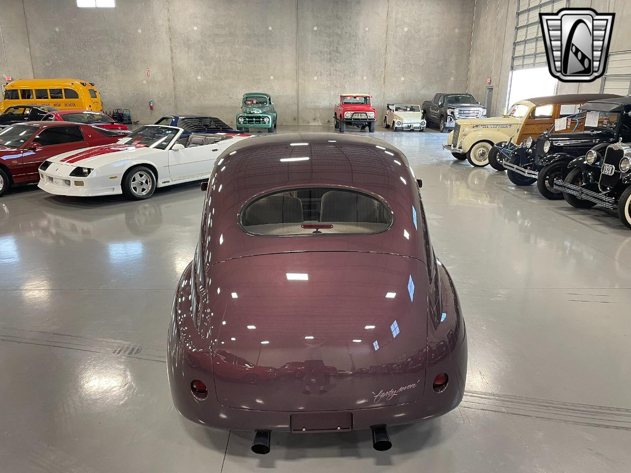 1947 Ford Deluxe / Super Deluxe