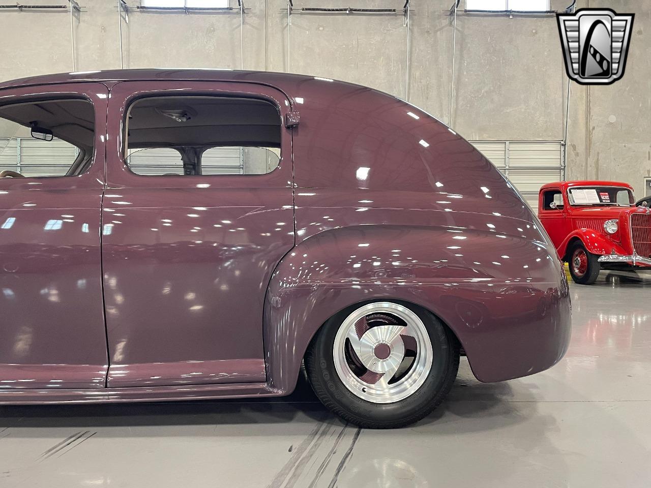 1947 Ford Deluxe / Super Deluxe