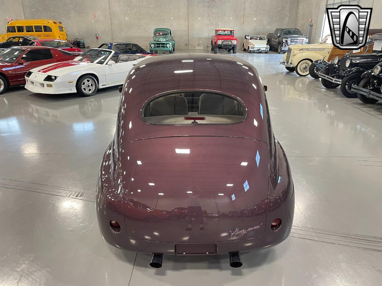 1947 Ford Deluxe / Super Deluxe