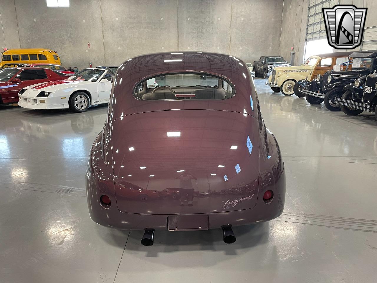 1947 Ford Deluxe / Super Deluxe