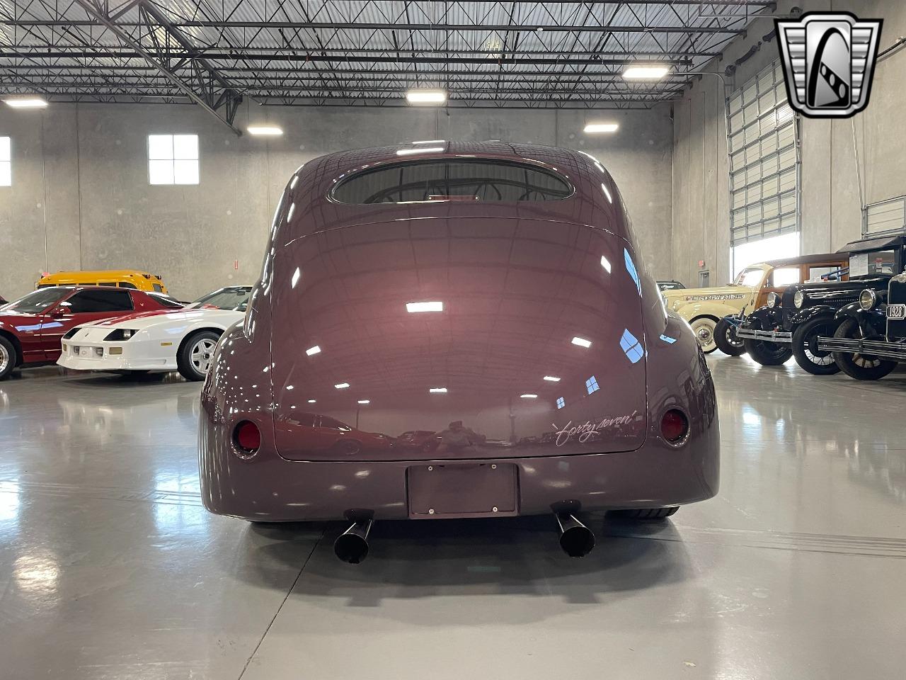 1947 Ford Deluxe / Super Deluxe