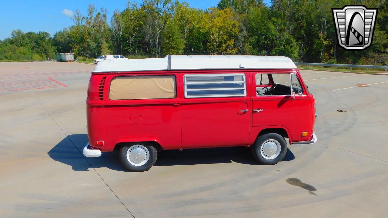 1971 Volkswagen Camper Bus