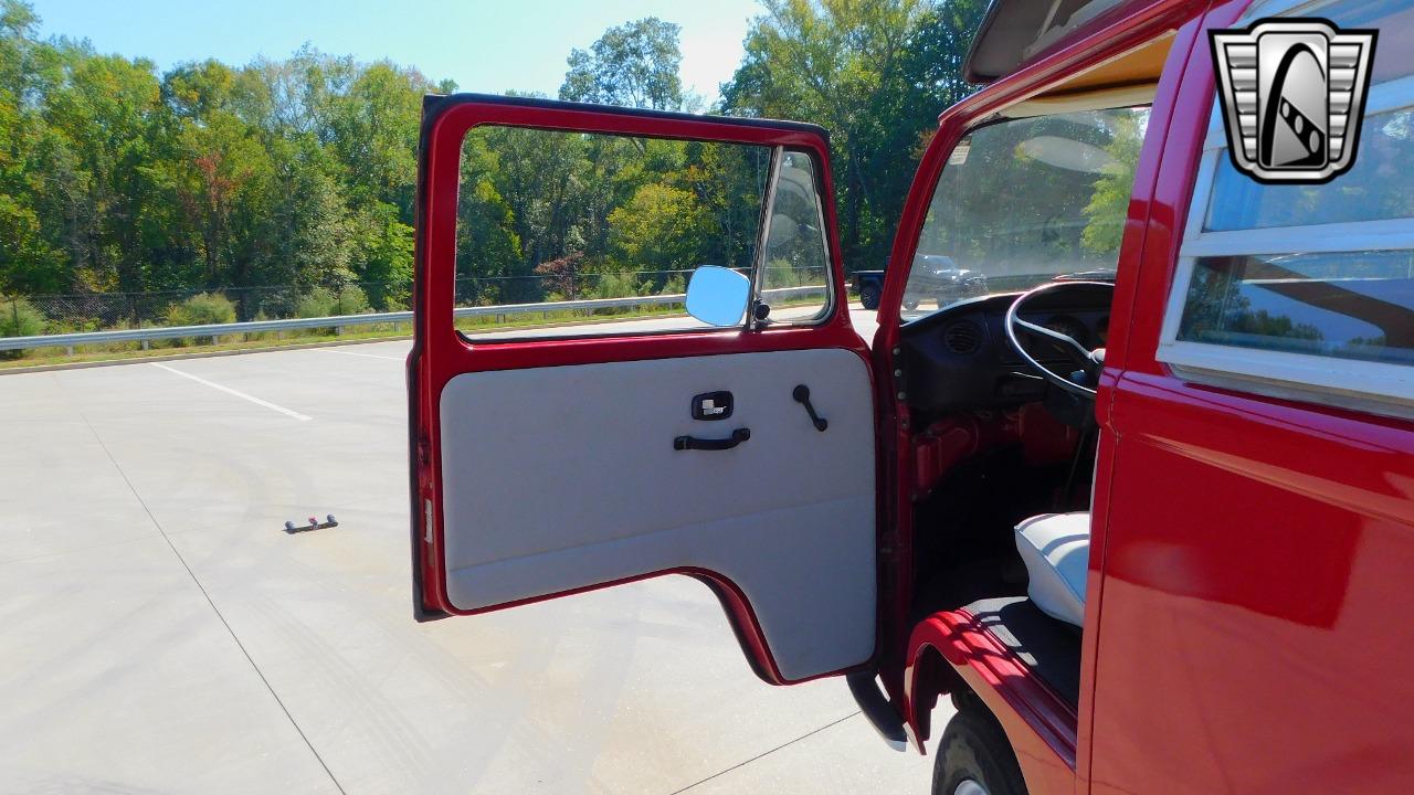 1971 Volkswagen Camper Bus