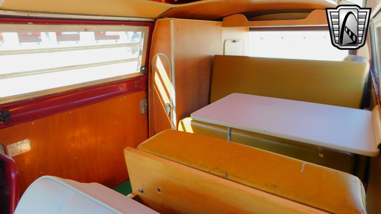 1971 Volkswagen Camper Bus