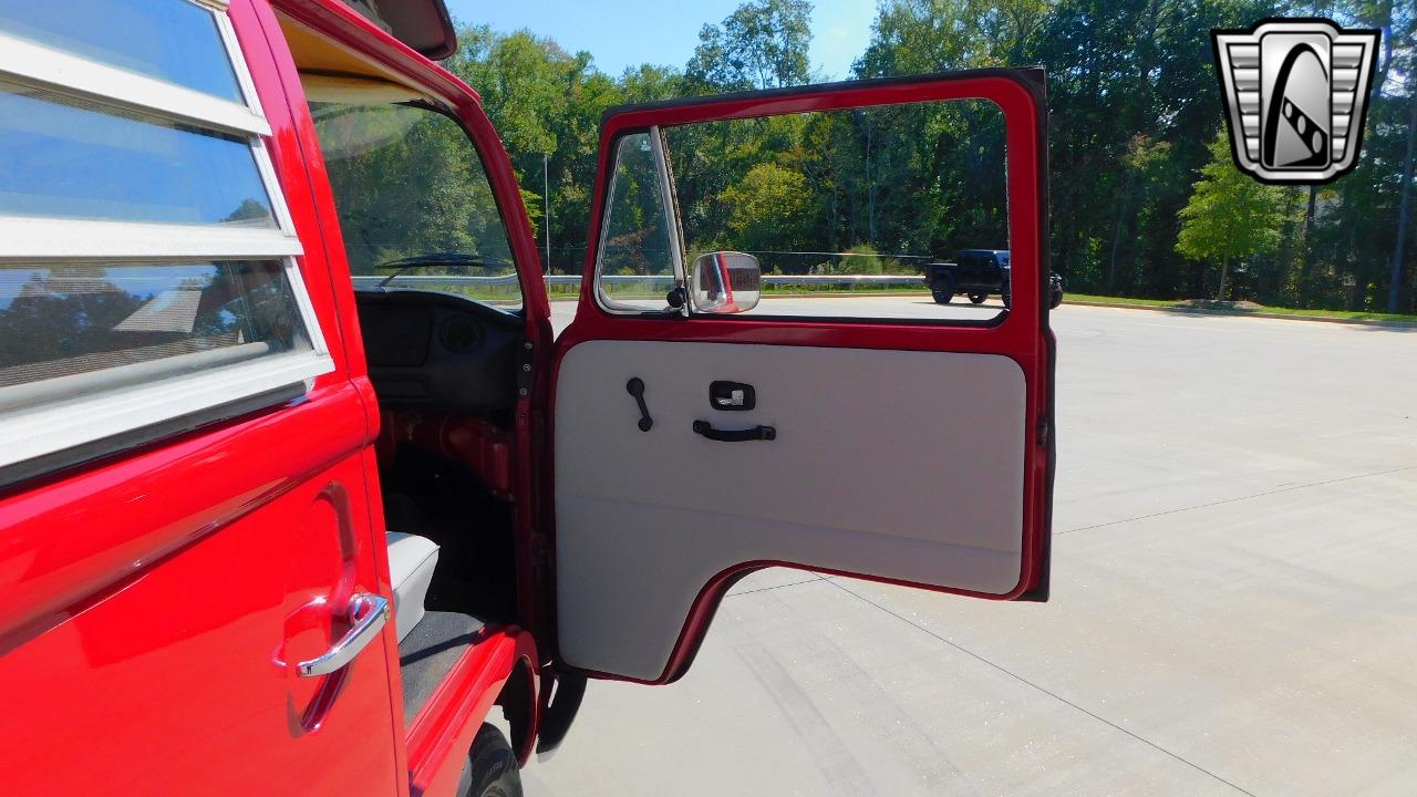 1971 Volkswagen Camper Bus