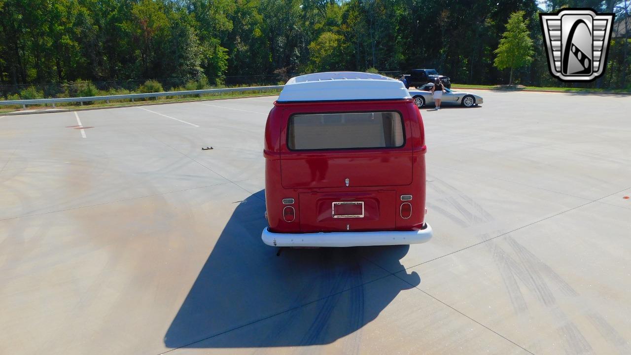 1971 Volkswagen Camper Bus