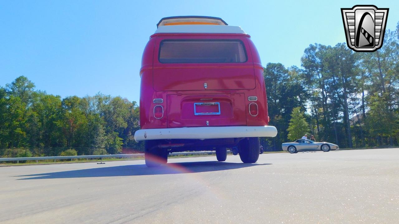 1971 Volkswagen Camper Bus