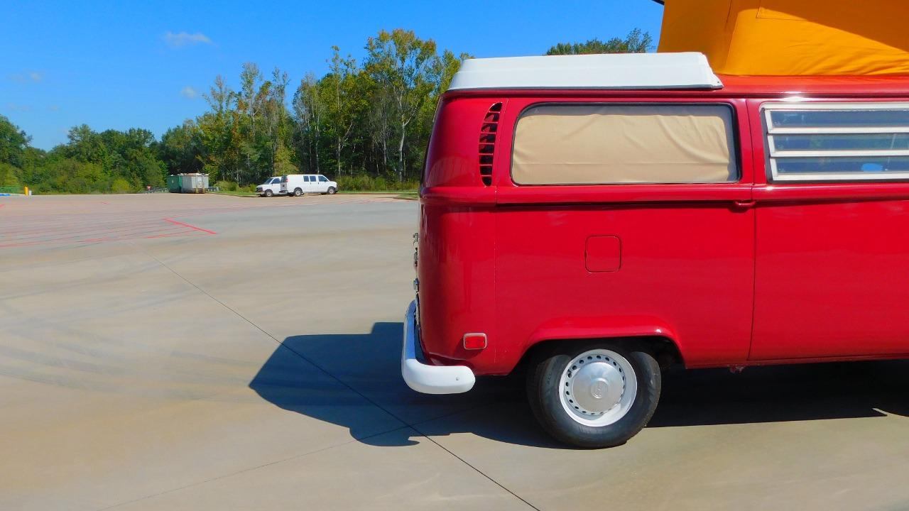 1971 Volkswagen Camper Bus