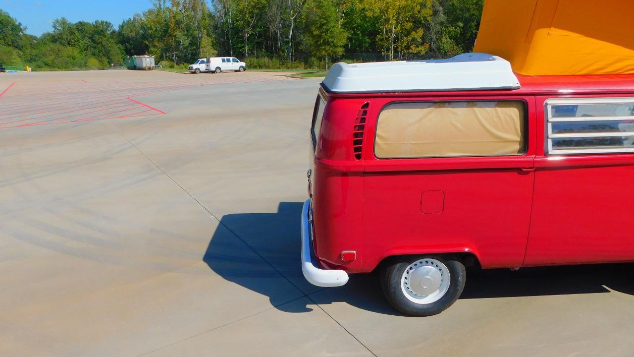 1971 Volkswagen Camper Bus