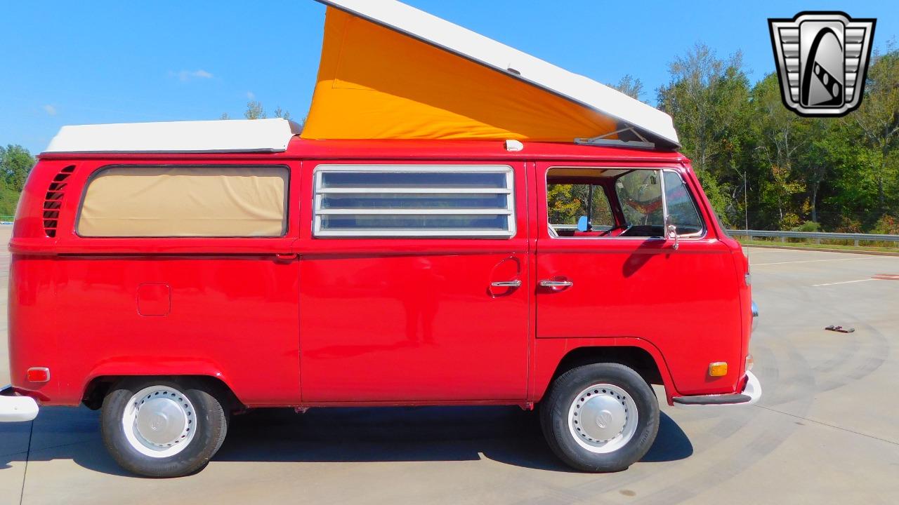 1971 Volkswagen Camper Bus