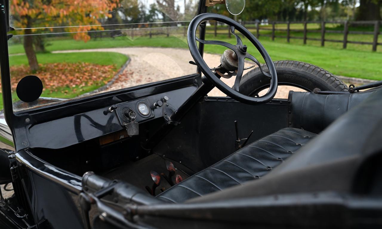 1925 Ford Model T Two Seat Runabout / Pick-Up Truck or Van