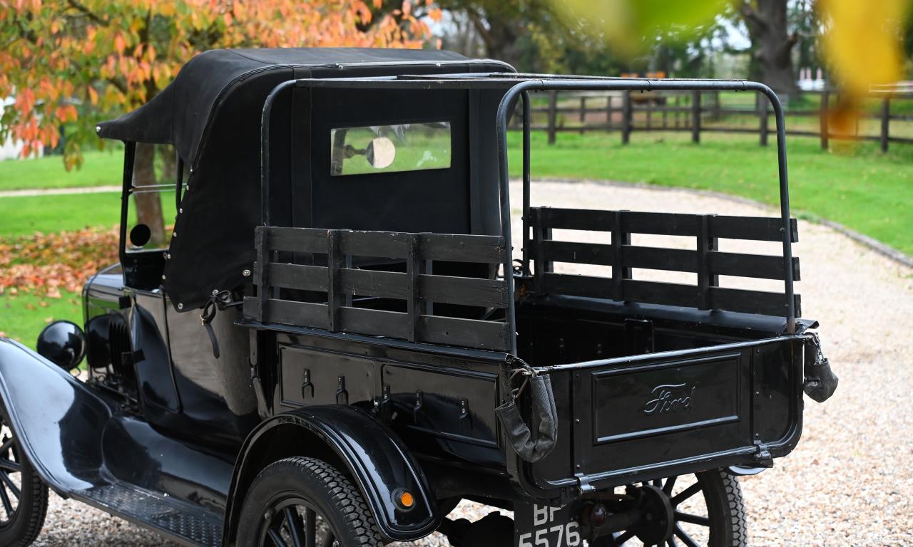 1925 Ford Model T Two Seat Runabout / Pick-Up Truck or Van