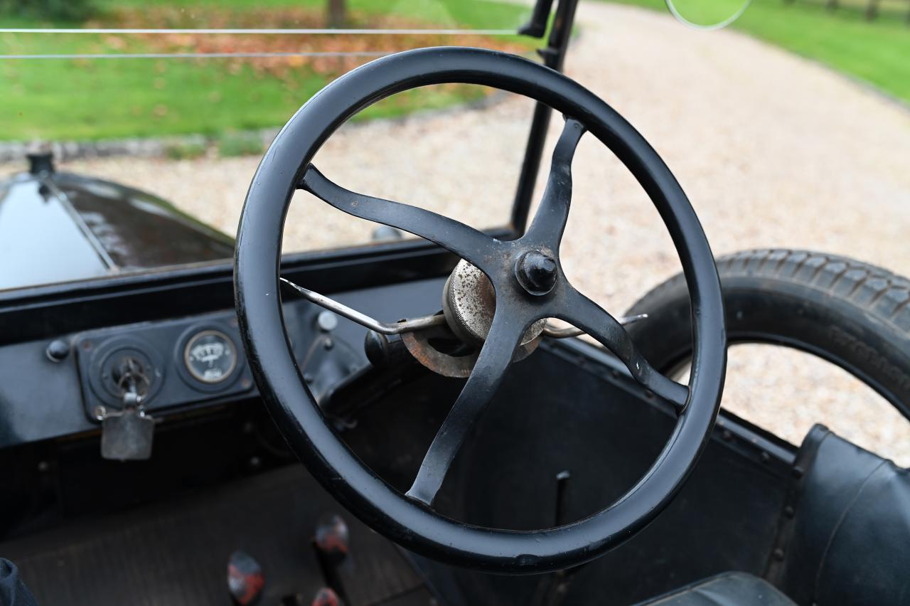 1925 Ford Model T Two Seat Runabout / Pick-Up Truck or Van