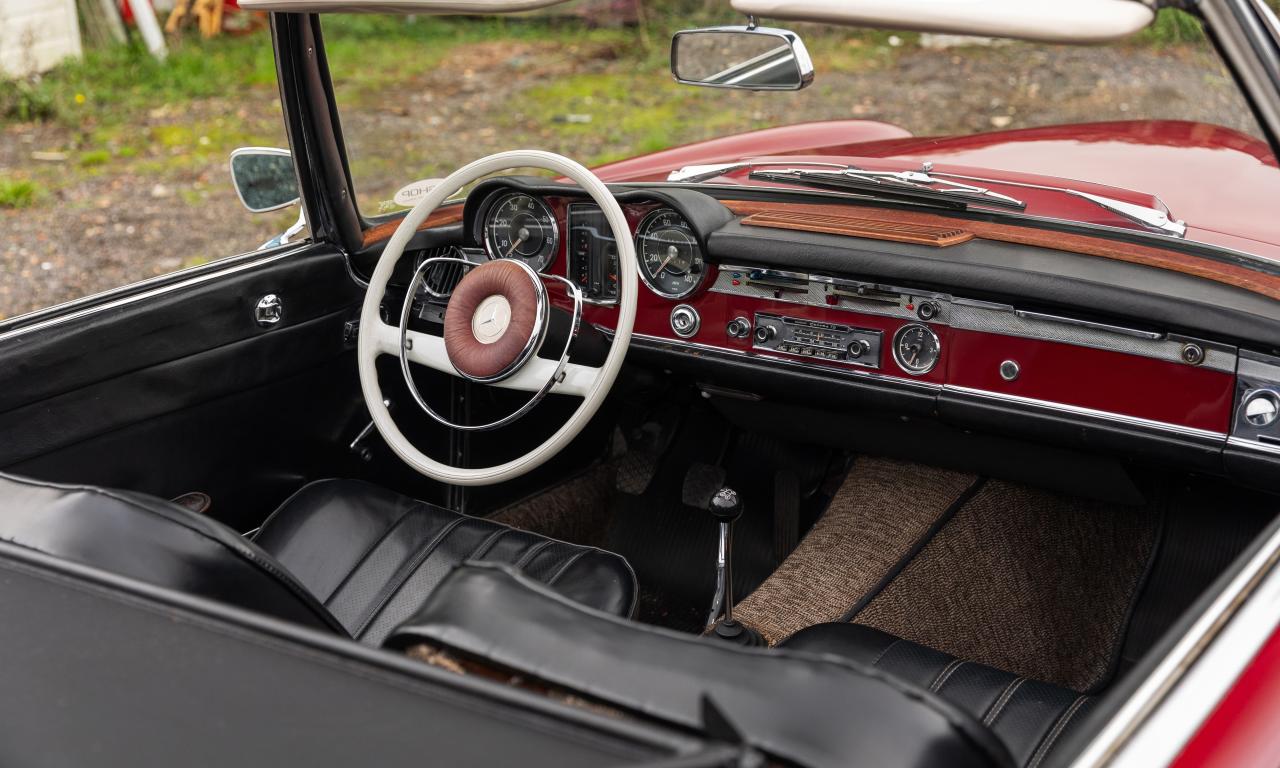 1966 Mercedes - Benz 230 SL Pagoda