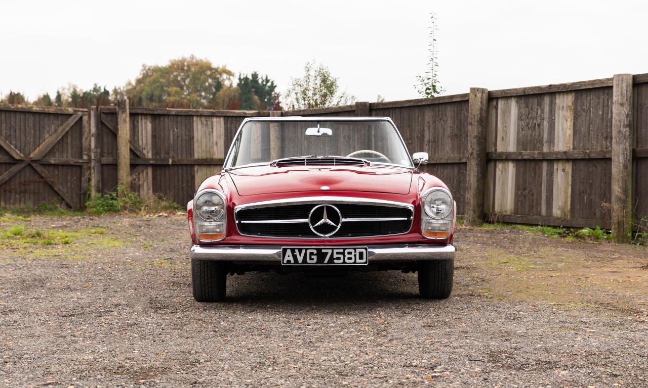 1966 Mercedes - Benz 230 SL Pagoda