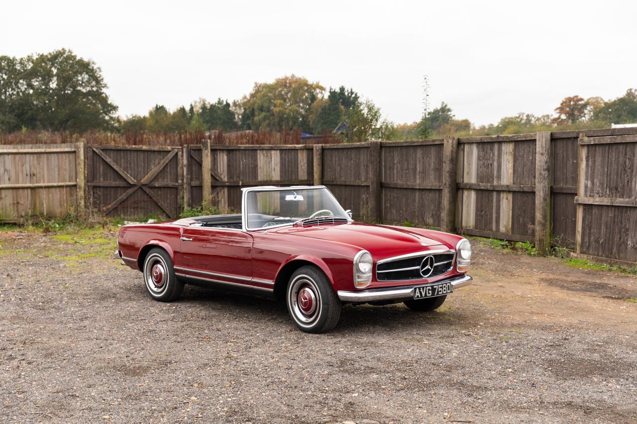 1966 Mercedes - Benz 230 SL Pagoda