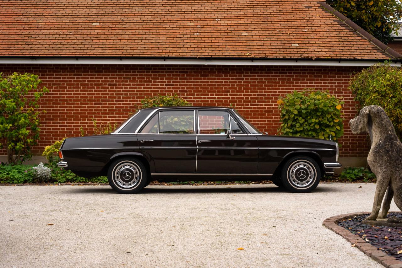 1971 Mercedes - Benz 220 / 8