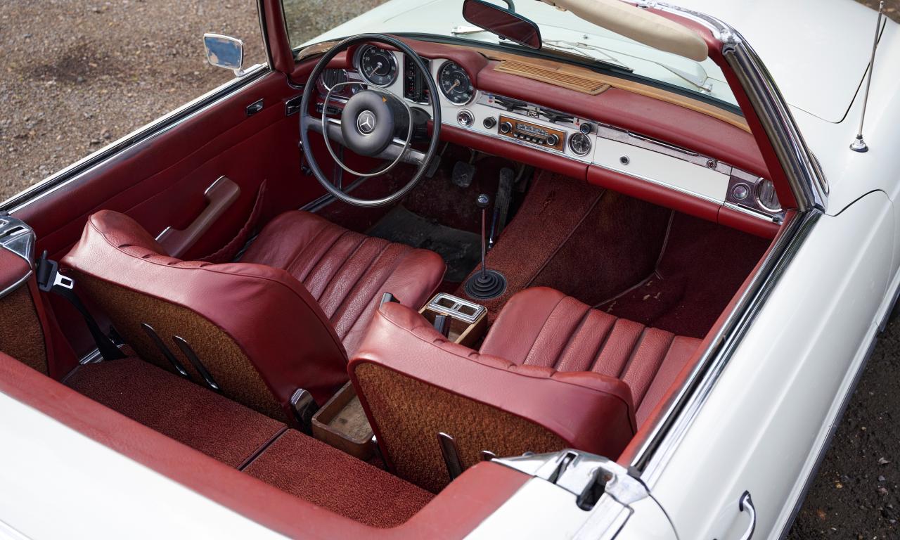 1968 Mercedes - Benz 280 SL Pagoda