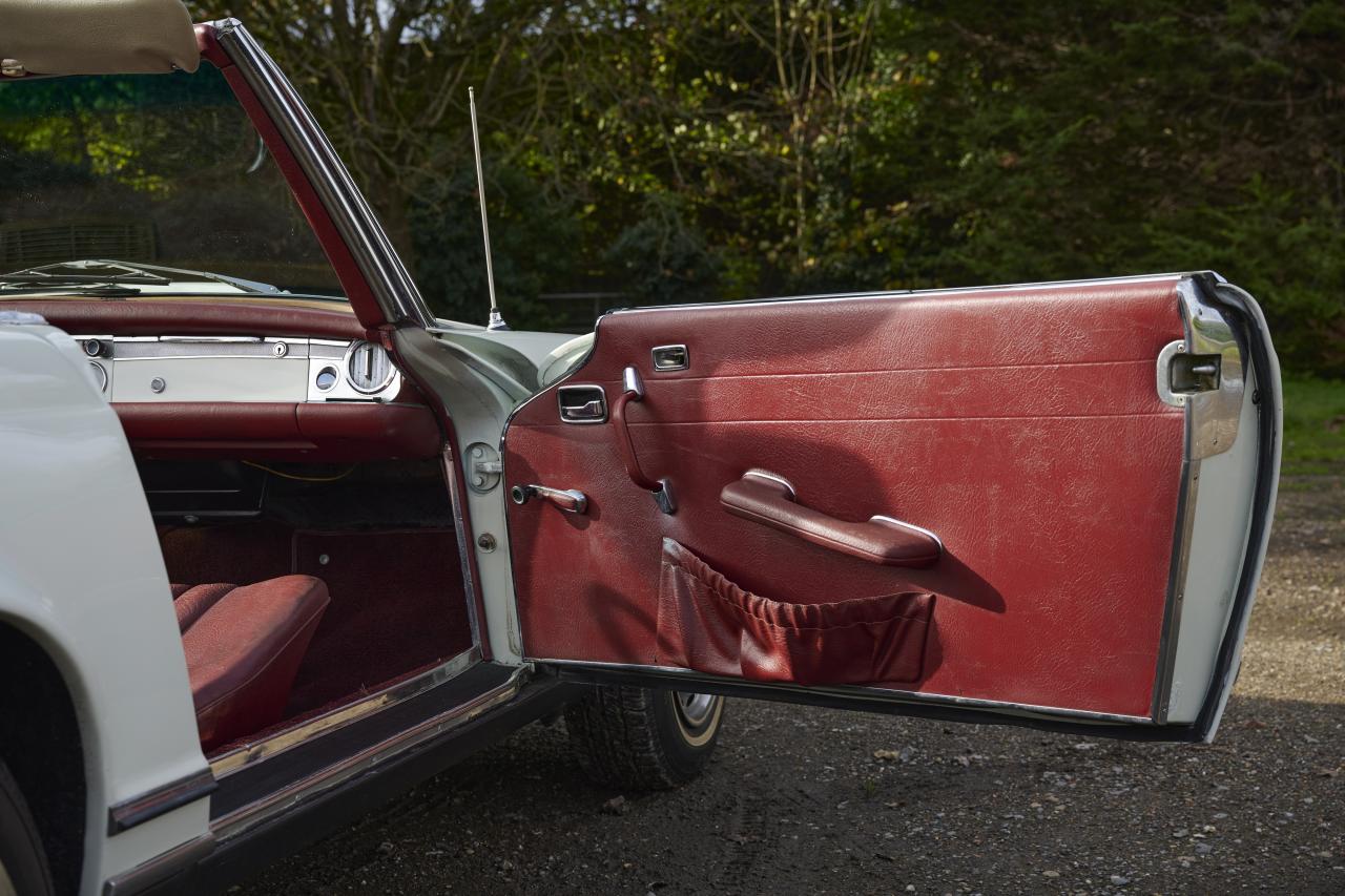 1968 Mercedes - Benz 280 SL Pagoda