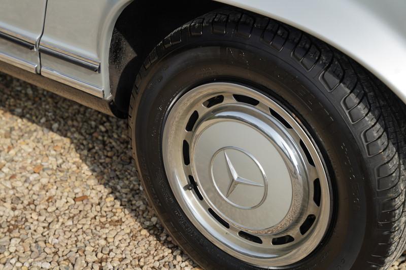 1969 Mercedes - Benz Mercedes Benz SL 280 Pagode