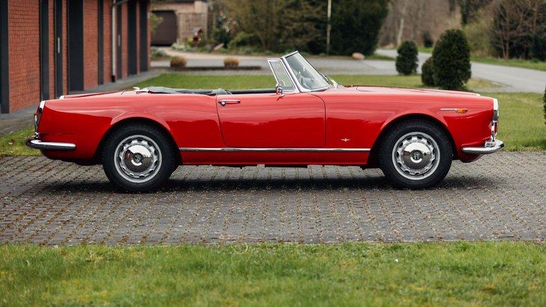 1966 Alfa Romeo 2600 Spider