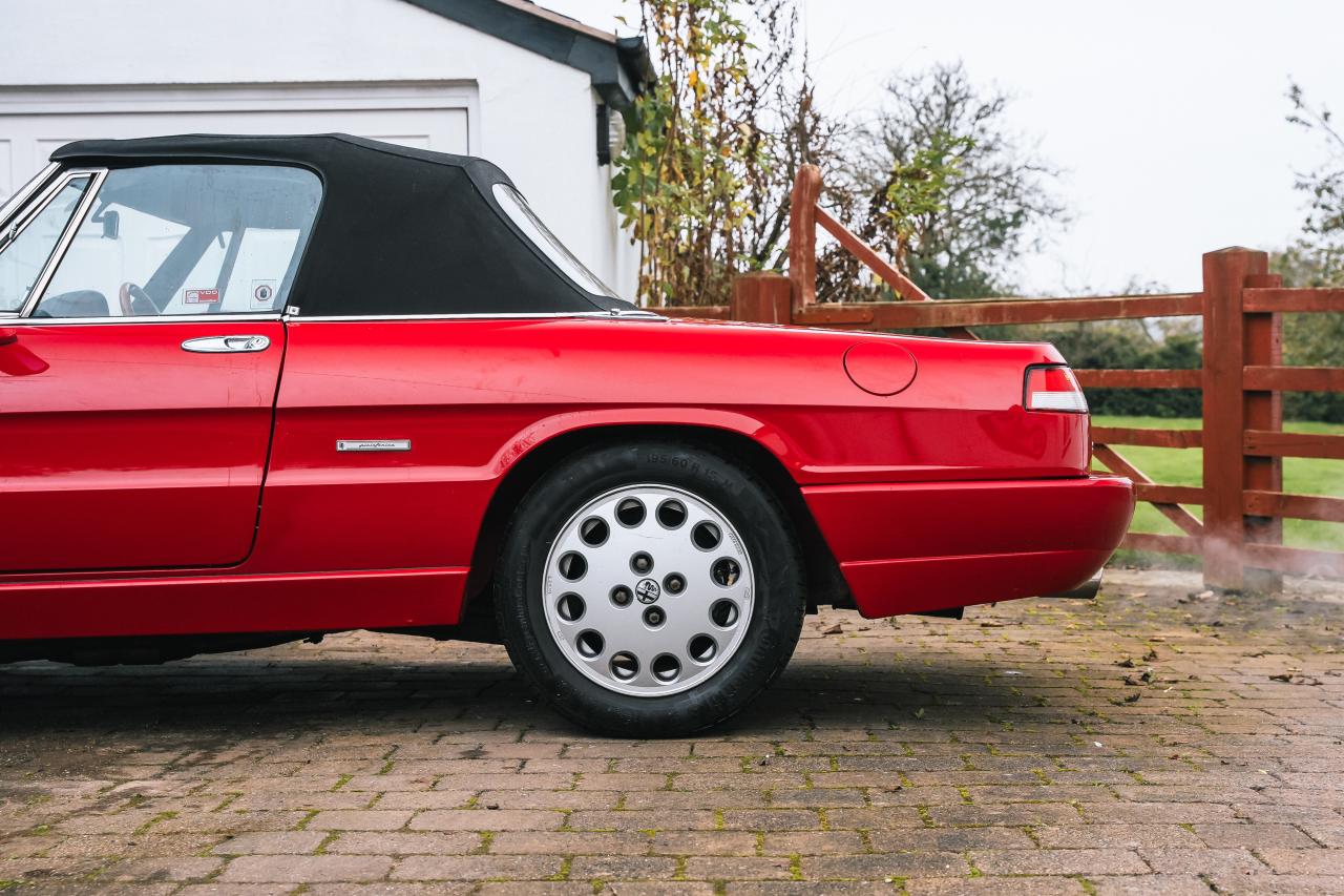 1992 Alfa Romeo Spider S4